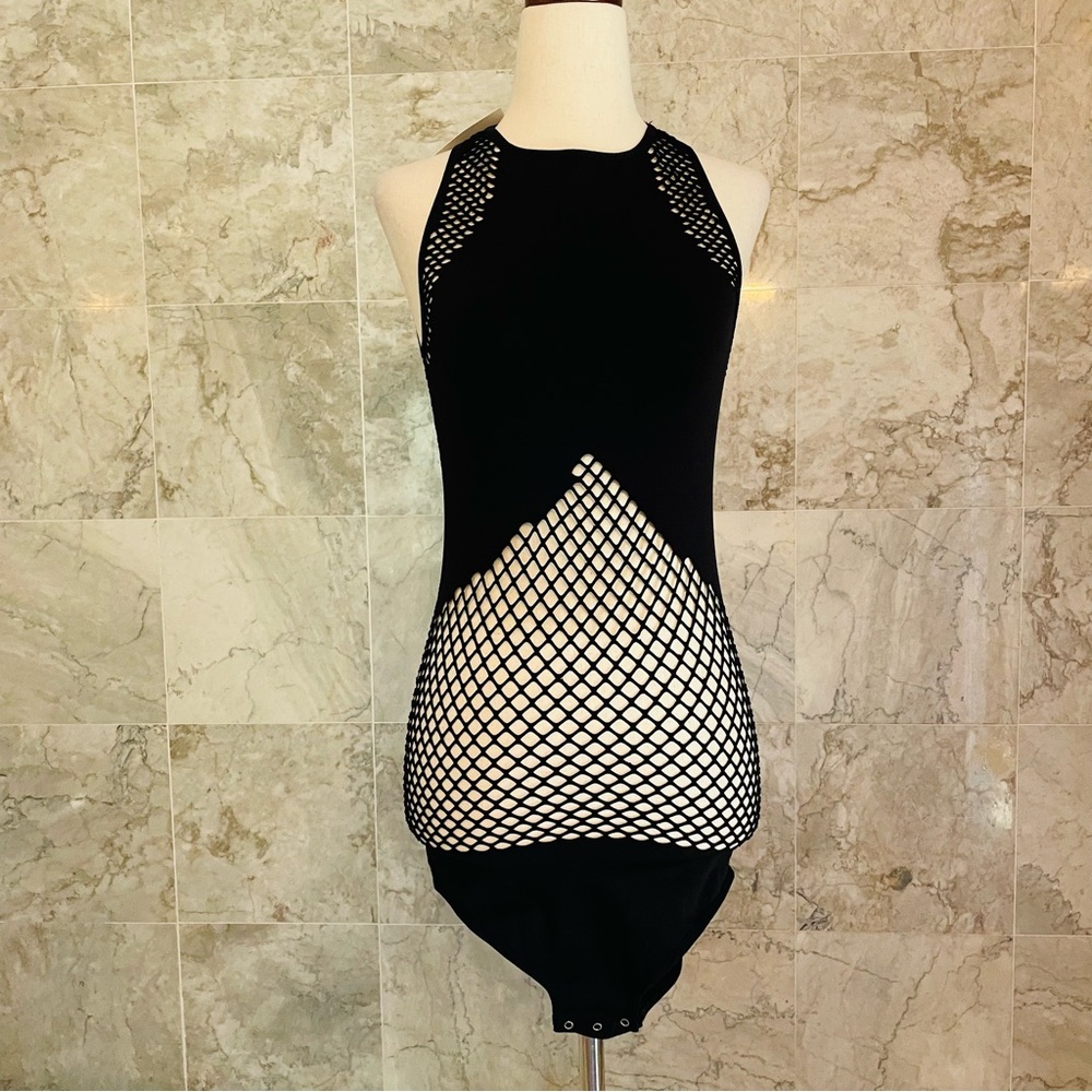 Fashion Nova What’s Your Net Worth Active Bodysuit - Picture 2 of 8